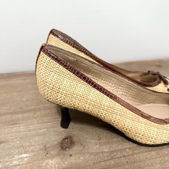 Stuart Weitzman Woven Kitten Heels Size 7.5 - Picture 5 of 7